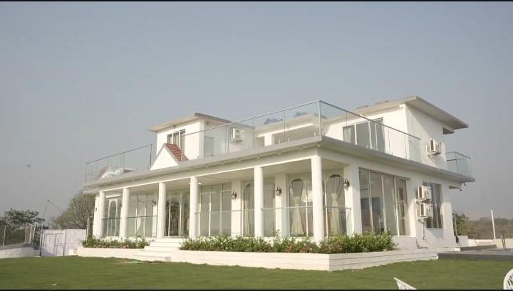Meridian peak villa  5 BHK